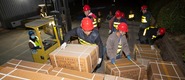 5000件救灾物资从渭南连夜送往灾区
